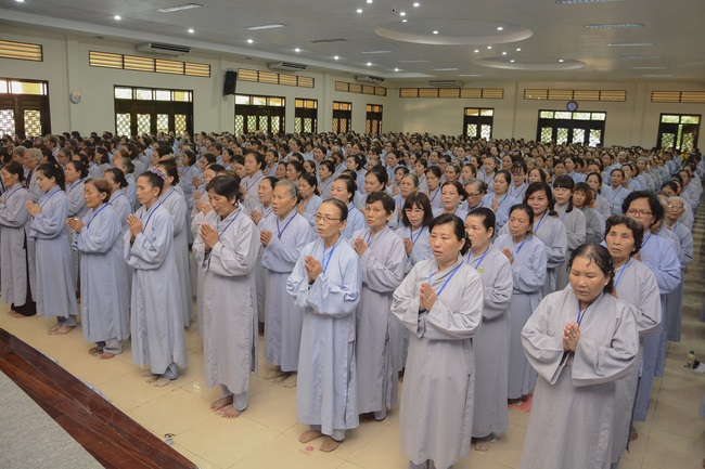 “HOW TO TAKE THE RIGHT PRAYING IN BUDDHISM” Dharma Talk in the 89th Seven-Day Retreat